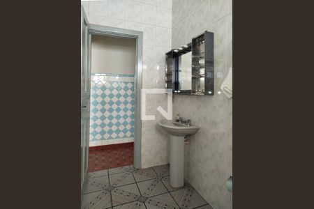 Casa à venda com 168m², 2 quartos e 2 vagas Casa à venda com 168m², 2 quartos e 2 vagasBanheiro