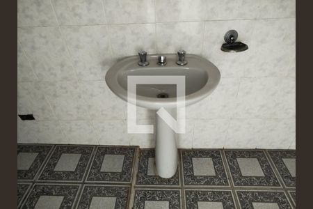 Casa à venda com 168m², 2 quartos e 2 vagas Casa à venda com 168m², 2 quartos e 2 vagasGaragem