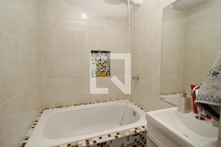 Banheiro de apartamento à venda com 3 quartos, 80m² em Ipiranga, Belo Horizonte