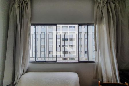 sala janela de apartamento à venda com 2 quartos, 73m² em Liberdade, São Paulo