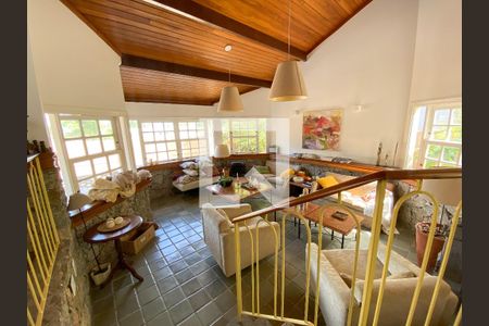 Sala de casa de condomínio à venda com 6 quartos, 275m² em Badu, Niterói