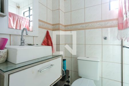 Banheiro de apartamento à venda com 2 quartos, 72m² em Sarandi, Porto Alegre