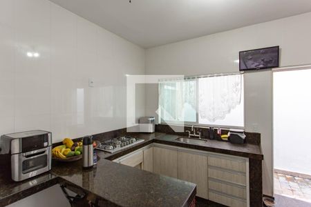 Cozinha de casa para alugar com 4 quartos, 230m² em Planalto, Belo Horizonte