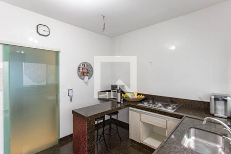 Cozinha de casa para alugar com 4 quartos, 230m² em Planalto, Belo Horizonte