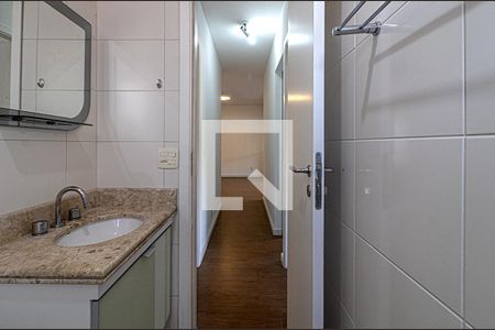 banheiro social_4 de apartamento à venda com 3 quartos, 94m² em Aclimação, São Paulo