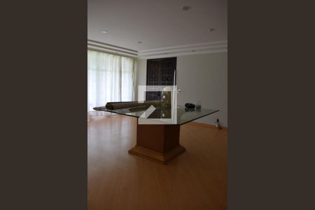 Casa para alugar com 170m², 3 quartos e 2 vagasSala