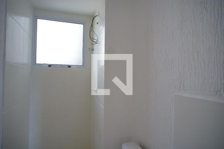 Banheiro  de apartamento para alugar com 2 quartos, 43m² em Jardim Dona Leopoldina, Porto Alegre
