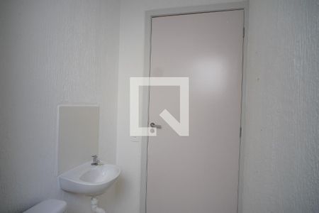 Banheiro  de apartamento para alugar com 2 quartos, 43m² em Jardim Dona Leopoldina, Porto Alegre