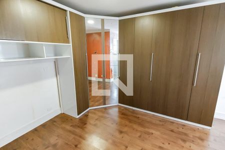 Suíte 1 - armários de casa para alugar com 3 quartos, 138m² em Parque Industrial das Oliveiras, Taboão da Serra