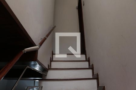 Escada de casa à venda com 3 quartos, 190m² em Penha de França, São Paulo