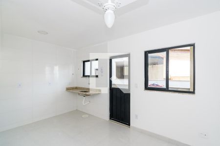 Sala de apartamento para alugar com 1 quarto, 30m² em Olaria, Rio de Janeiro