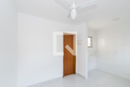 Sala de apartamento para alugar com 1 quarto, 30m² em Olaria, Rio de Janeiro