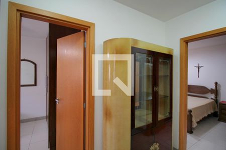 Corredor de apartamento à venda com 3 quartos, 105m² em Santa Efigênia, Belo Horizonte