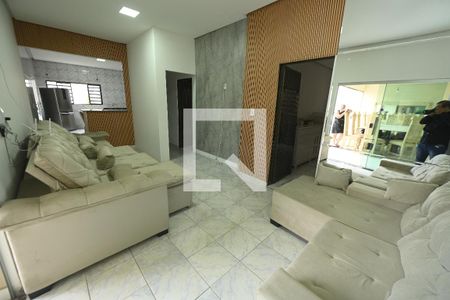 Sala de casa de condomínio para alugar com 3 quartos, 108m² em Vila Isaura, Goiânia