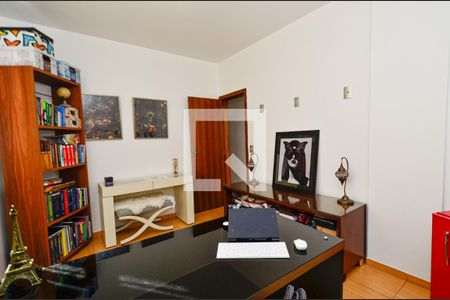 Quarto de apartamento à venda com 4 quartos, 150m² em São José, Belo Horizonte