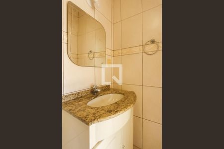 Banheiro suíte de apartamento para alugar com 1 quarto, 65m² em Higienópolis, Porto Alegre