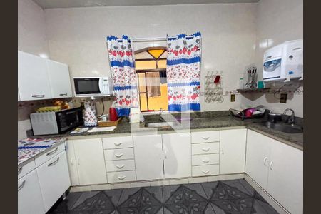 Cozinha de casa à venda com 4 quartos, 360m² em Bandeirantes, Contagem