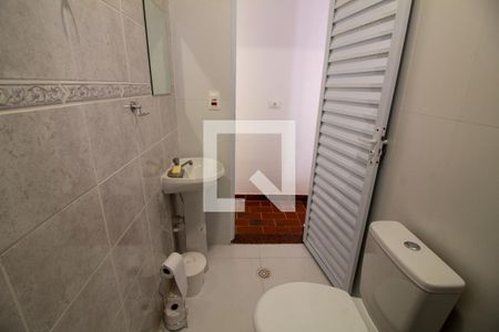 Banheiro de casa para alugar com 1 quarto, 50m² em Jardim Aeroporto, São Paulo