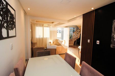 Sala de casa de condomínio à venda com 4 quartos, 180m² em Hípica, Porto Alegre