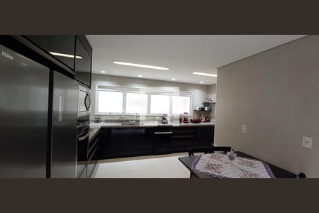 Apartamento à venda com 4 quartos, 238m² em Vila Suzana, São Paulo