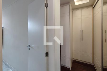 Corredor Quartos de apartamento à venda com 2 quartos, 127m² em Cambuí, Campinas
