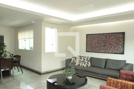 Sala de casa à venda com 3 quartos, 238m² em Santa Amélia, Belo Horizonte