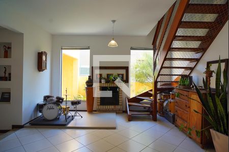 Sala de casa para alugar com 6 quartos, 220m² em Campeche Central, Florianópolis