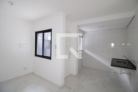 Sala/Cozinha e área de serviço de apartamento à venda com 2 quartos, 42m² em Parque das Paineiras, São Paulo