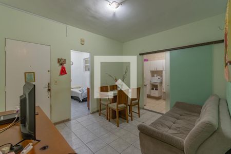 Sala de apartamento para alugar com 3 quartos, 71m² em Heliópolis, Belo Horizonte