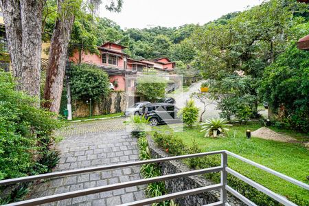 Varanda de casa de condomínio para alugar com 4 quartos, 360m² em Badu, Niterói