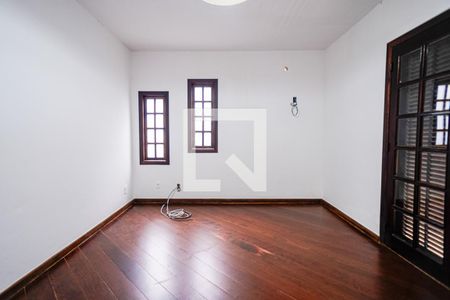 Sala de casa de condomínio para alugar com 4 quartos, 360m² em Badu, Niterói