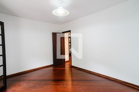 Sala de casa de condomínio para alugar com 4 quartos, 360m² em Badu, Niterói
