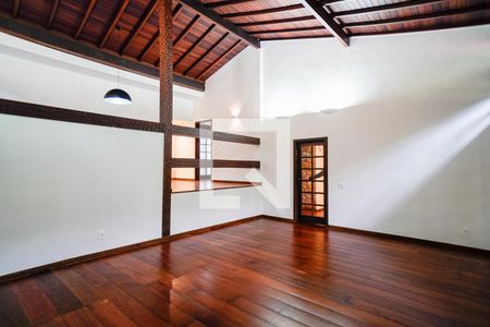 Sala de casa de condomínio à venda com 4 quartos, 360m² em Badu, Niterói