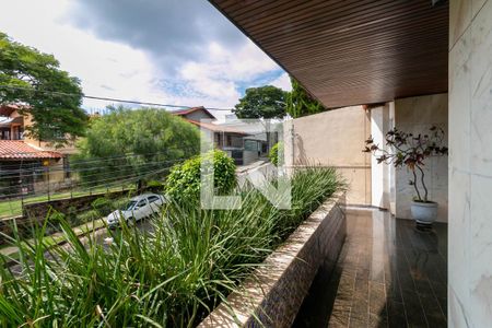 Varanda de casa à venda com 4 quartos, 400m² em Belvedere, Belo Horizonte