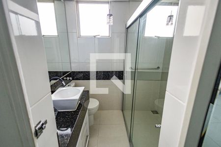 Banheiro de apartamento à venda com 2 quartos, 54m² em Padre Eustáquio, Belo Horizonte