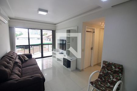 Sala de apartamento para alugar com 2 quartos, 80m² em Barra da Tijuca, Rio de Janeiro