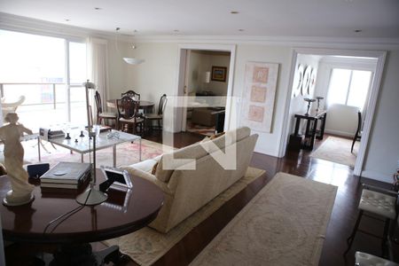 Apartamento à venda com 322m², 4 quartos e 4 vagasSala
