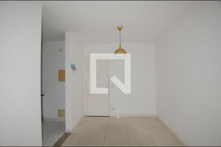 Sala de apartamento para alugar com 2 quartos, 55m² em Parada de Lucas, Rio de Janeiro