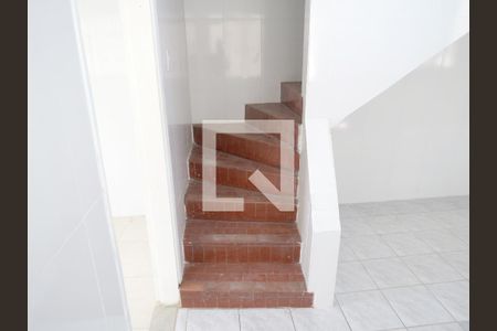 Sala - Escada de casa para alugar com 2 quartos, 130m² em Jardim Peri, São Paulo