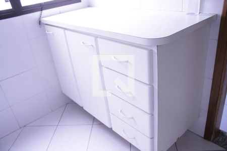 Apartamento à venda com 140m², 3 quartos e 2 vagas Apartamento à venda com 140m², 3 quartos e 2 vagasÁrea de serviço