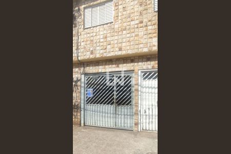 Casa para alugar com 30m², 1 quarto e sem vaga Casa para alugar com 30m², 1 quarto e sem vagaFachada