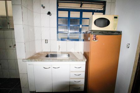 Cozinha de kitnet/studio para alugar com 1 quarto, 30m² em Cachoeirinha, Belo Horizonte