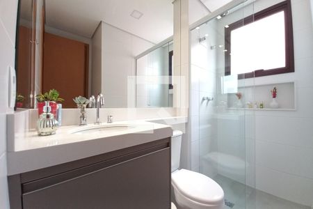 Banheiro de apartamento à venda com 2 quartos, 67m² em Vila Nova, Campinas