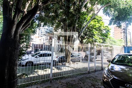Casa à venda com 250m², 5 quartos e 9 vagas Casa à venda com 250m², 5 quartos e 9 vagasGaragem