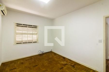 Casa à venda com 250m², 5 quartos e 9 vagas Casa à venda com 250m², 5 quartos e 9 vagasQuarto 3