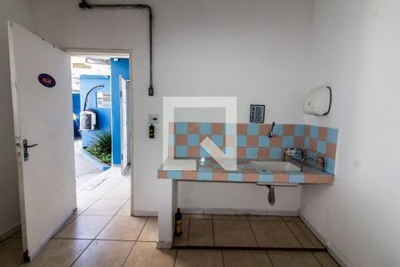 Casa à venda com 250m², 5 quartos e 9 vagas Casa à venda com 250m², 5 quartos e 9 vagasCozinha Edícula