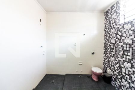 Casa à venda com 250m², 5 quartos e 9 vagas Casa à venda com 250m², 5 quartos e 9 vagasBanheiro da Suíte Quarto 1