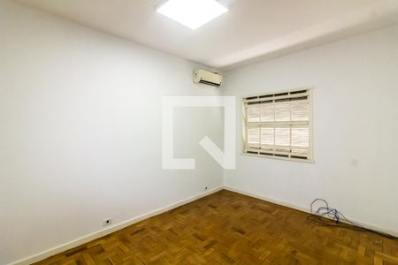 Casa à venda com 250m², 5 quartos e 9 vagas Casa à venda com 250m², 5 quartos e 9 vagasQuarto 3