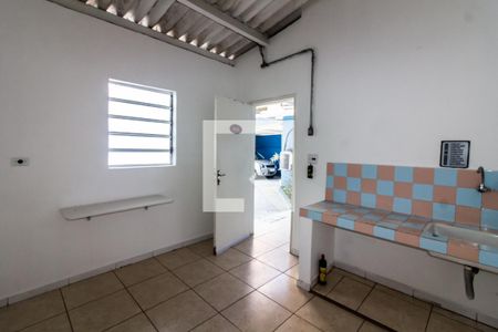 Casa à venda com 250m², 5 quartos e 9 vagas Casa à venda com 250m², 5 quartos e 9 vagasCozinha Edícula