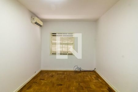 Casa à venda com 250m², 5 quartos e 9 vagas Casa à venda com 250m², 5 quartos e 9 vagasQuarto 3